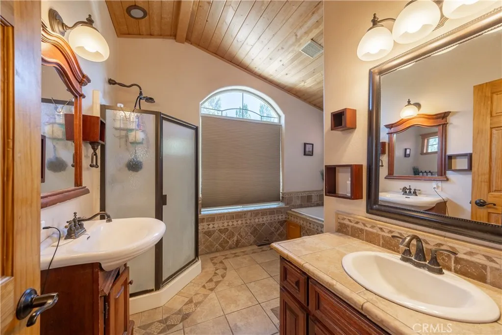 209 W Meadow Lane, Big Bear City, California 92314 home-pic-17