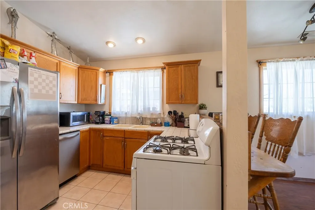209 W Meadow Lane, Big Bear City, California 92314 home-pic-8