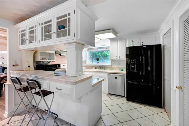 680 Rockford Drive, Claremont, California 91711