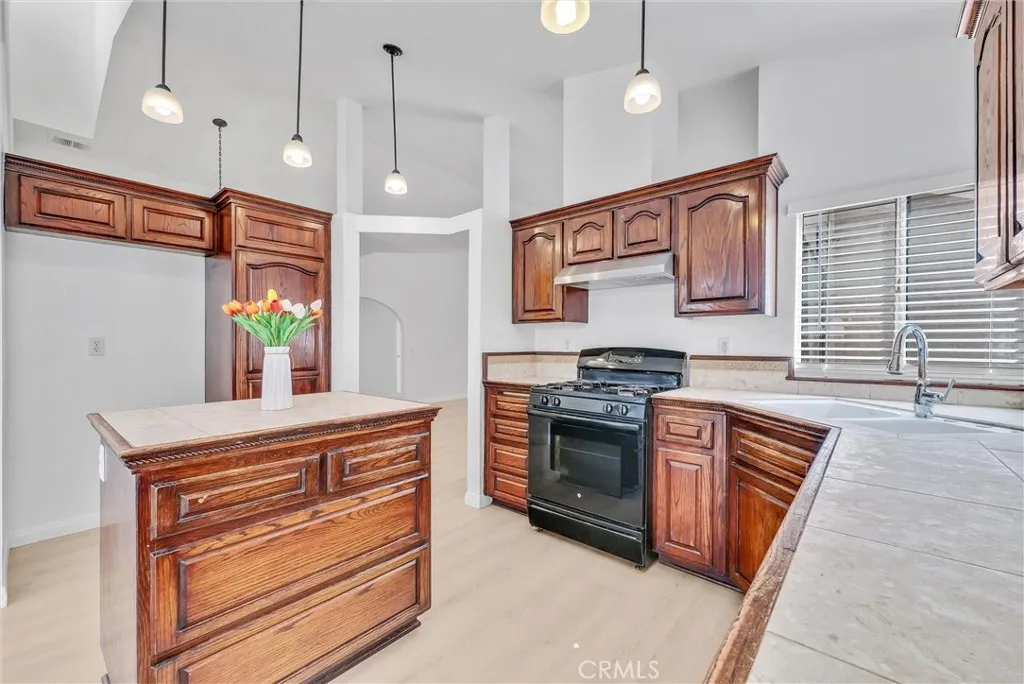 10561 Mendoza, Moreno Valley, California 92557 home-pic-15