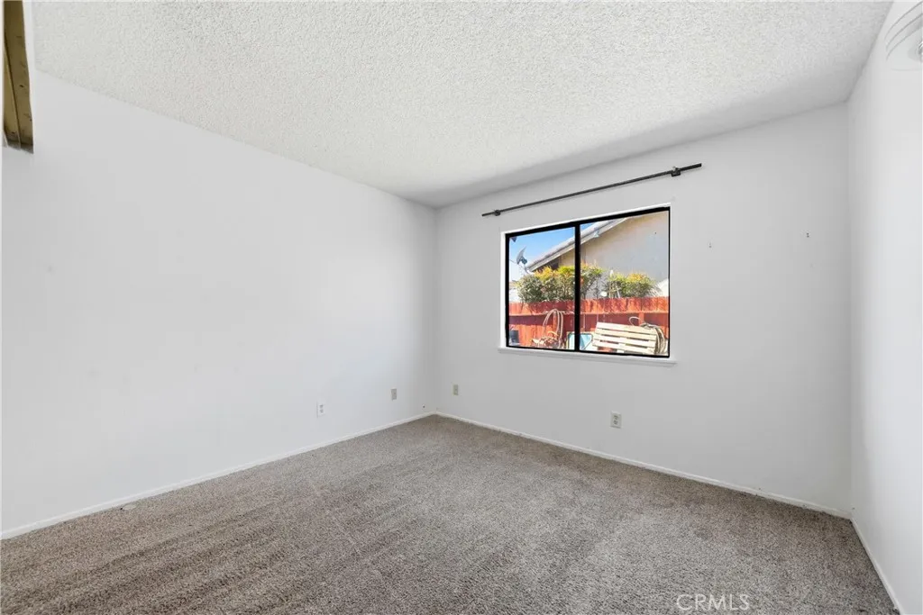 13454 Elm, Hesperia, California 92344 home-pic-14