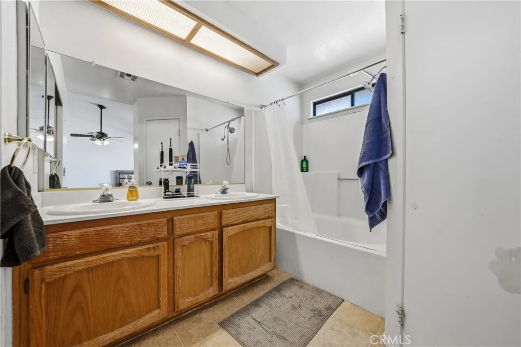 13454 Elm, Hesperia, California 92344 home-pic-23