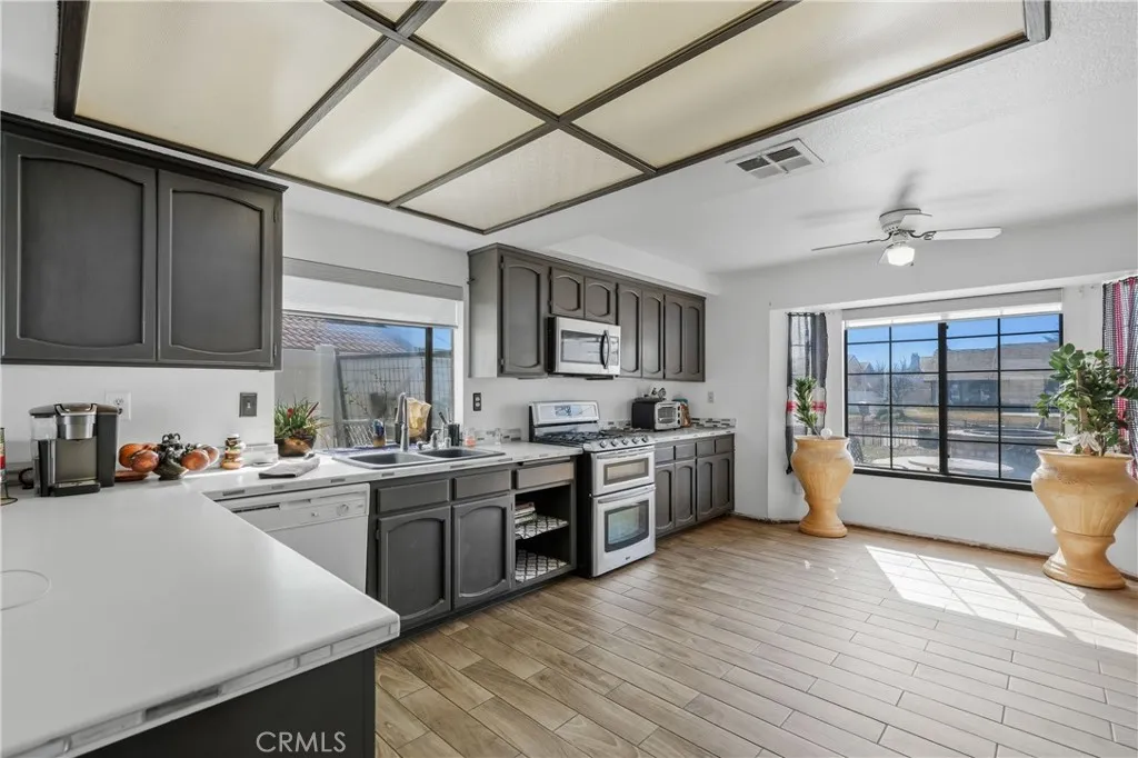 13454 Elm, Hesperia, California 92344 home-pic-10