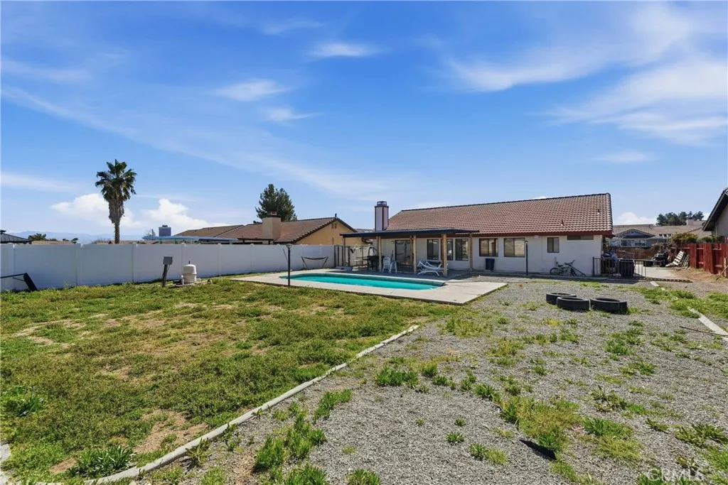 13454 Elm, Hesperia, California 92344 home-pic-32