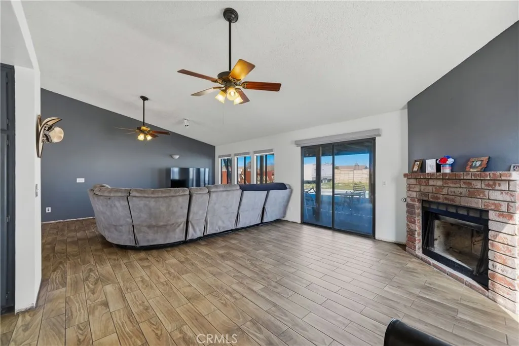 13454 Elm, Hesperia, California 92344 home-pic-5