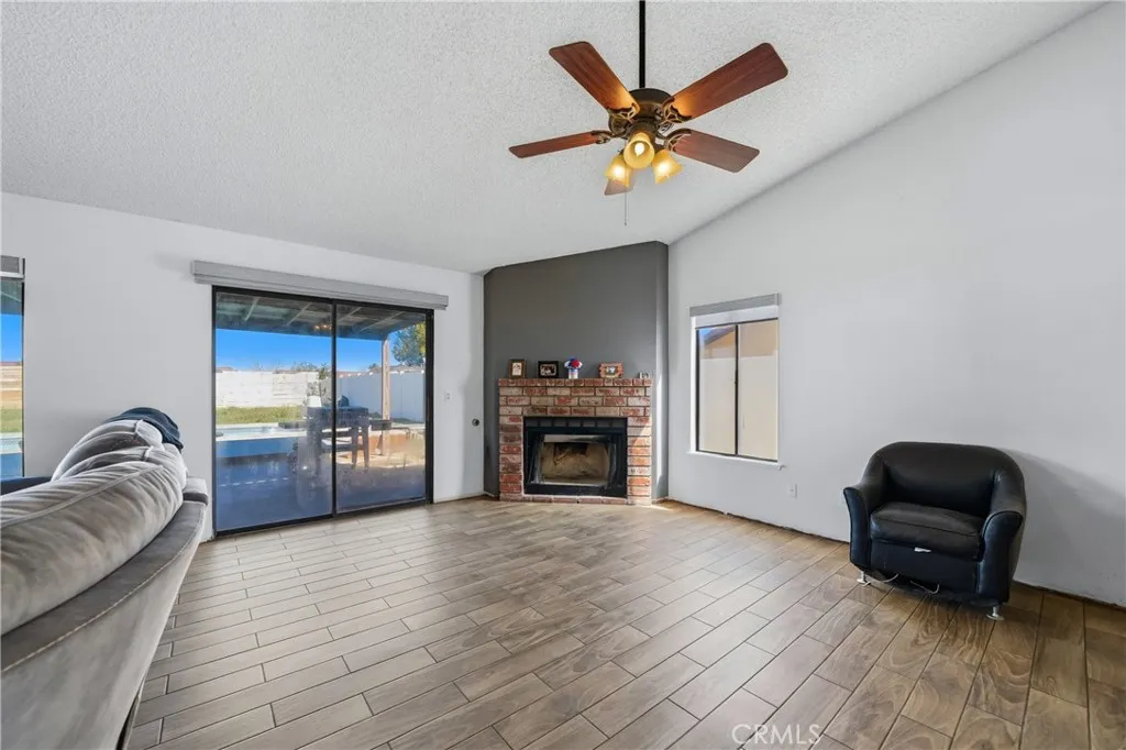 13454 Elm, Hesperia, California 92344 home-pic-6
