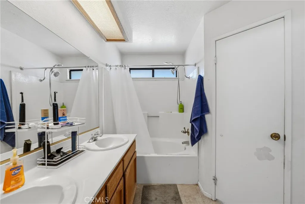 13454 Elm, Hesperia, California 92344 home-pic-22