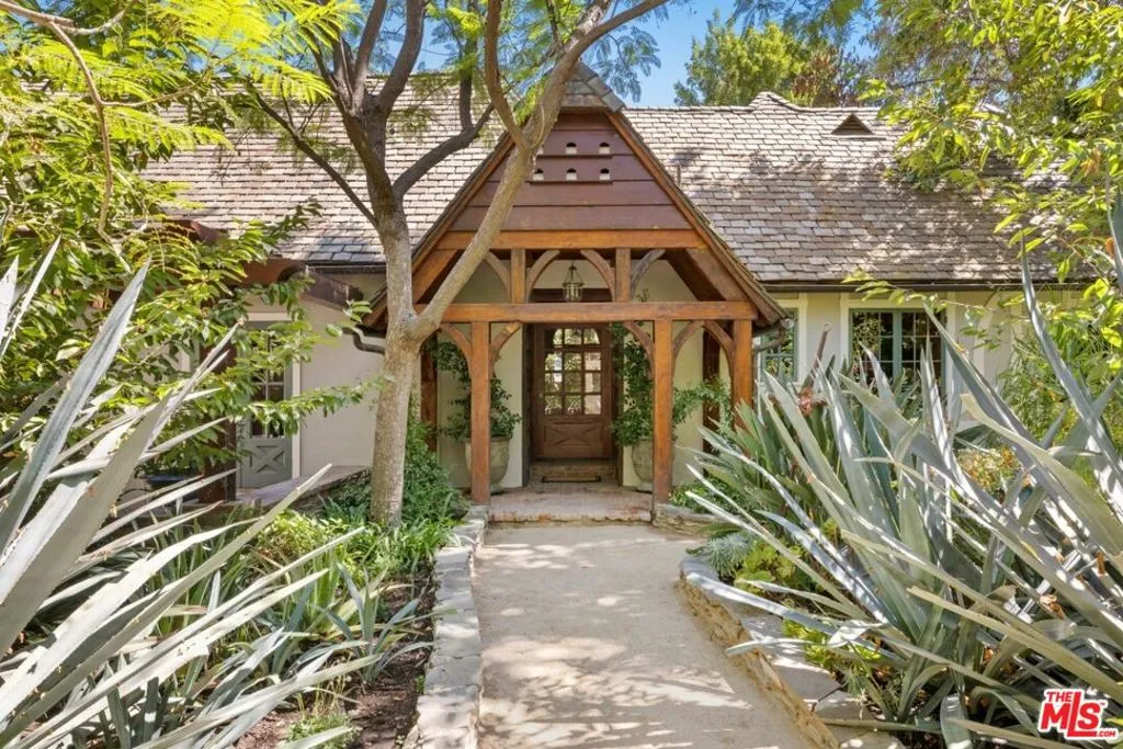 4750 Encino Avenue, Encino, California 91316 home-pic-64