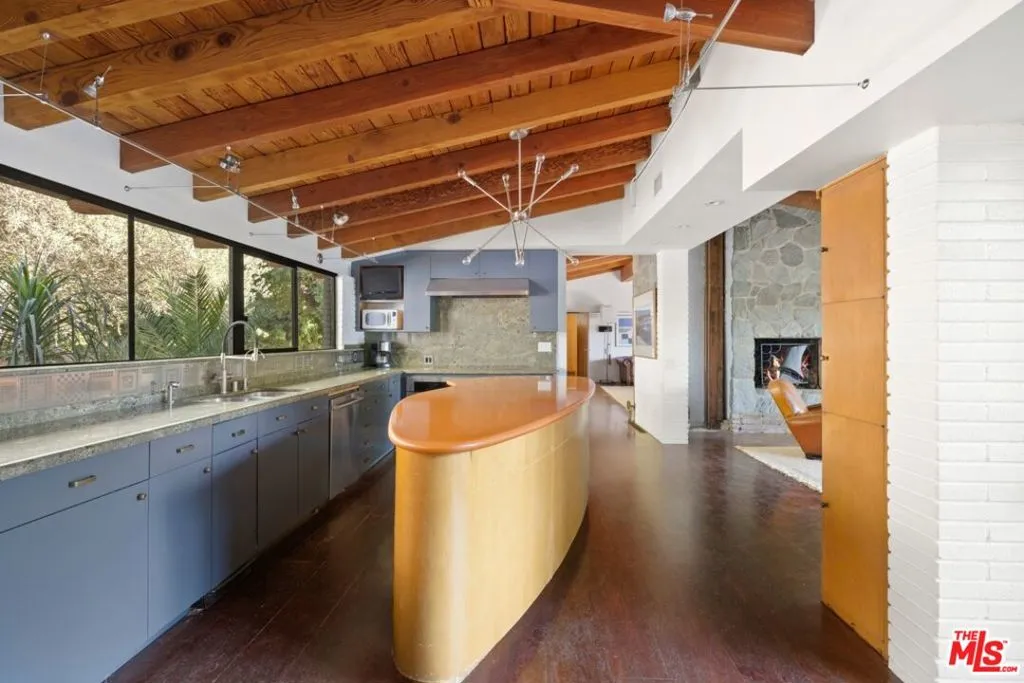 4750 Encino Avenue, Encino, California 91316 home-pic-46