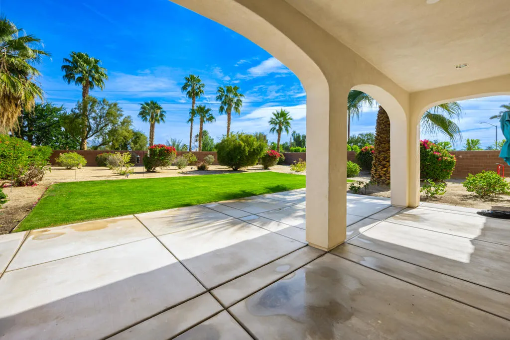 51120 Mystic Tyme Drive, Indio, California 92201 home-pic-32
