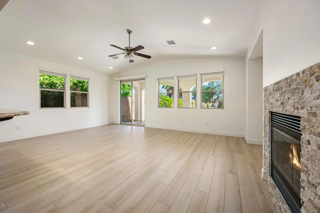 51120 Mystic Tyme Drive, Indio, California 92201 home-pic-17