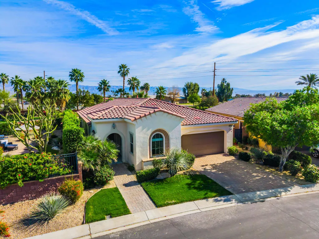 51120 Mystic Tyme Drive, Indio, California 92201 home-pic-2