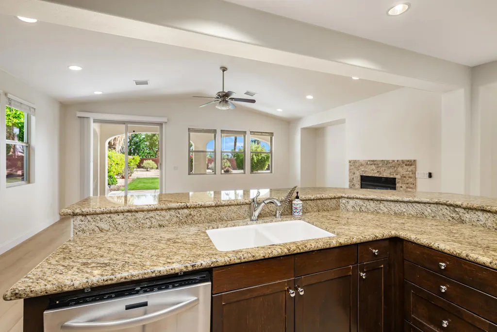 51120 Mystic Tyme Drive, Indio, California 92201 home-pic-16