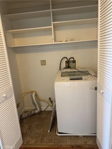 Washer/dryer closet area