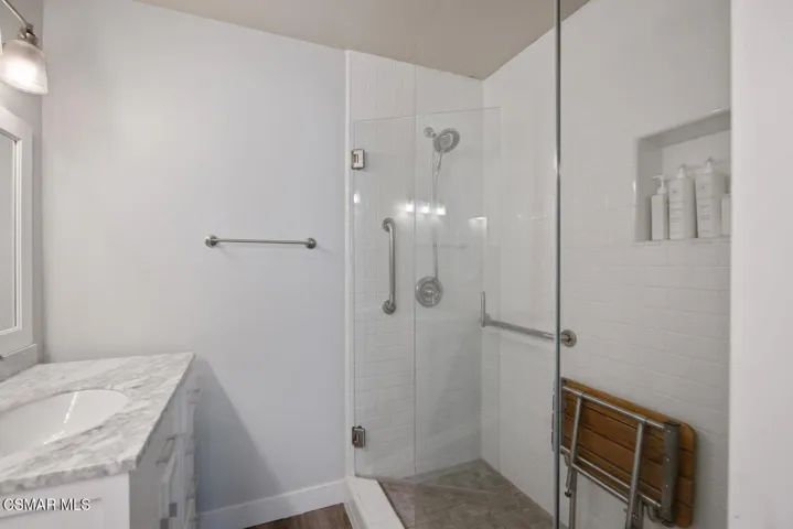 4900 Kilburn Ct Oak Park CA-large-040-01