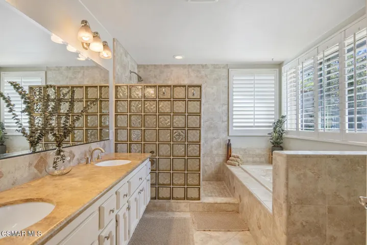 4900 Kilburn Ct Oak Park CA-large-046-02