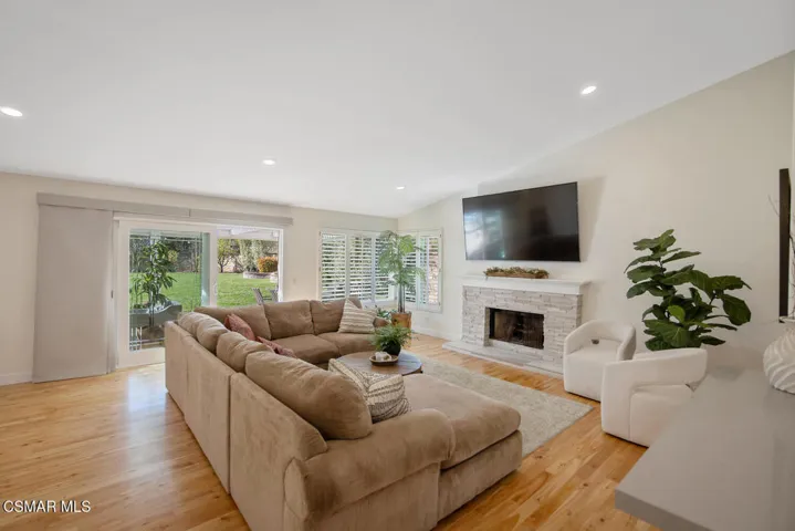 4900 Kilburn Ct Oak Park CA-large-024-05