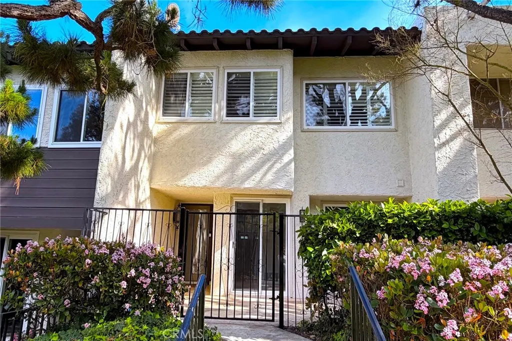 79 Cottonwood, Rolling Hills Estates, California 90274 home-pic-1