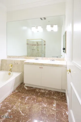 4830Elmwood_0089e