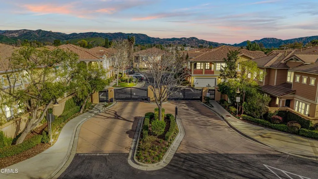 2916 Esperanza Way F, Simi Valley, California 93063 home-pic-1