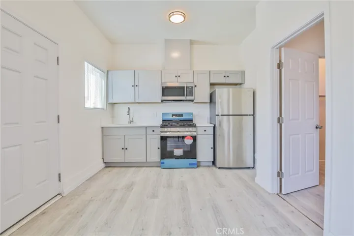 10502 Ravenswood, Inglewood, California 90304