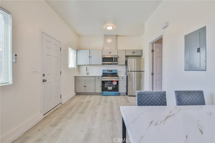 10502 Ravenswood, Inglewood, California 90304
