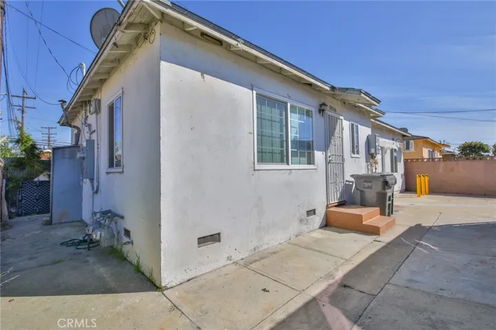 10502 Ravenswood, Inglewood, California 90304
