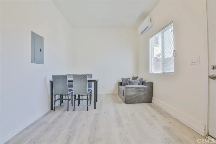 10502 Ravenswood, Inglewood, California 90304