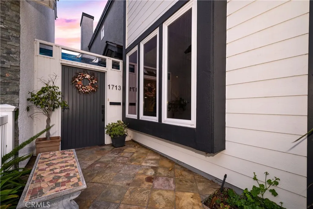 1713 Electric Avenue, Seal Beach, California 90740 home-pic-9