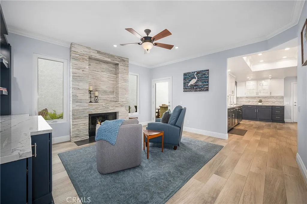 1713 Electric Avenue, Seal Beach, California 90740 home-pic-4