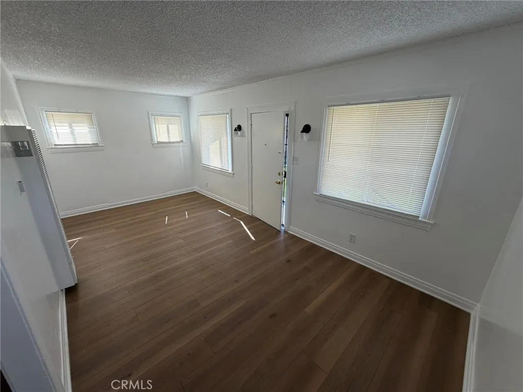 5142 S 4th Avenue, Los Angeles, California 90043 home-pic-9
