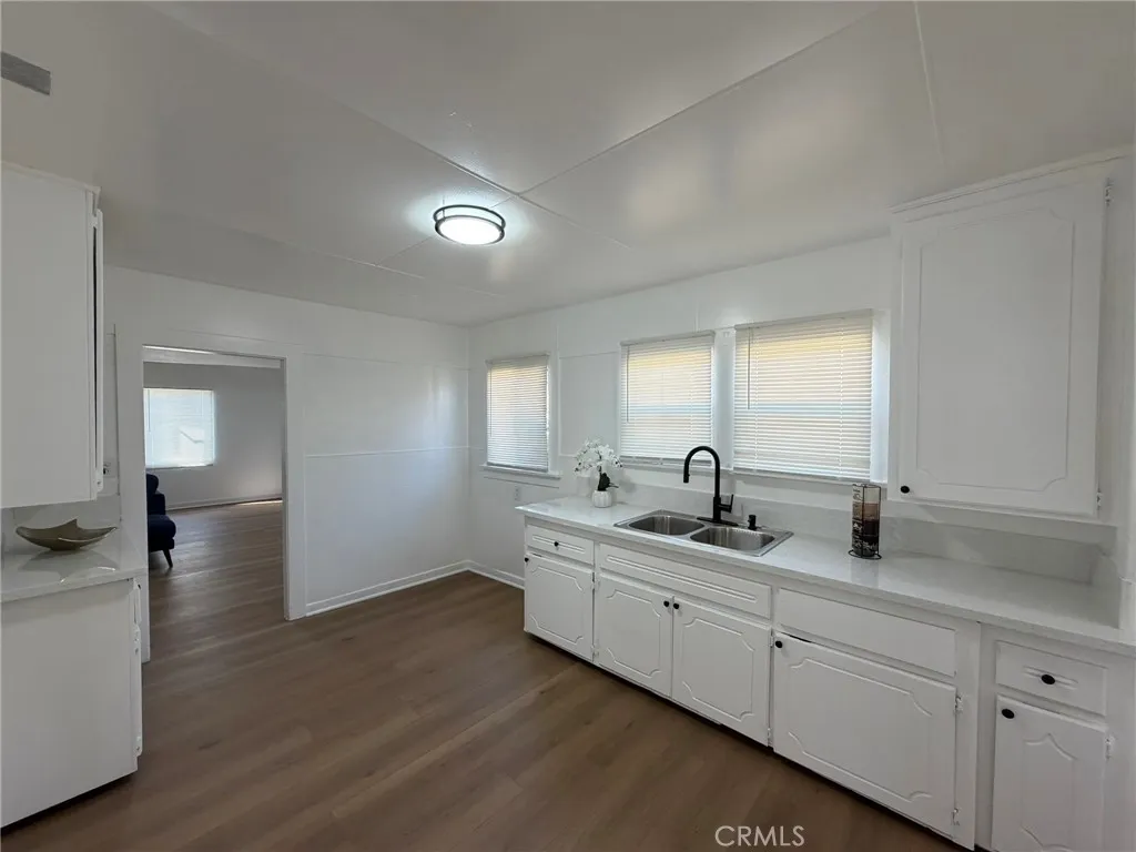 5142 S 4th Avenue, Los Angeles, California 90043 home-pic-8