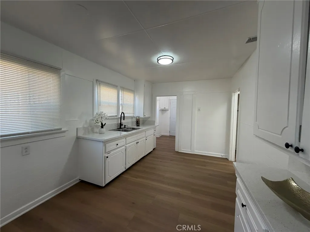 5142 S 4th Avenue, Los Angeles, California 90043 home-pic-5