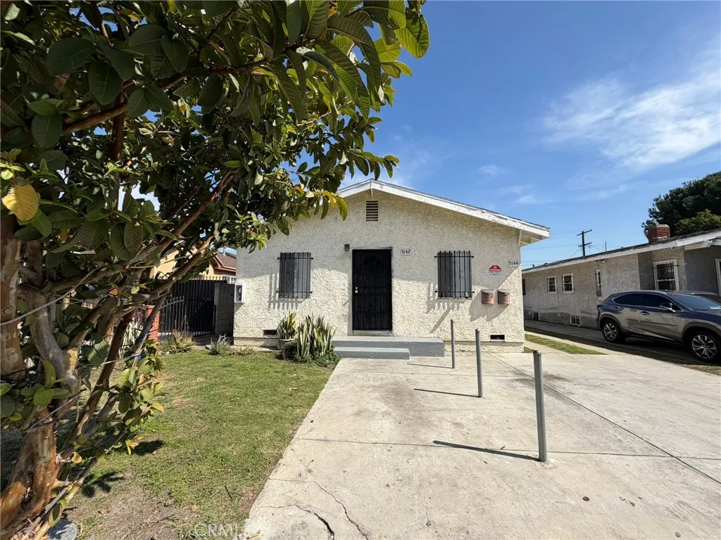 5142 S 4th Avenue, Los Angeles, California 90043 home-pic-2