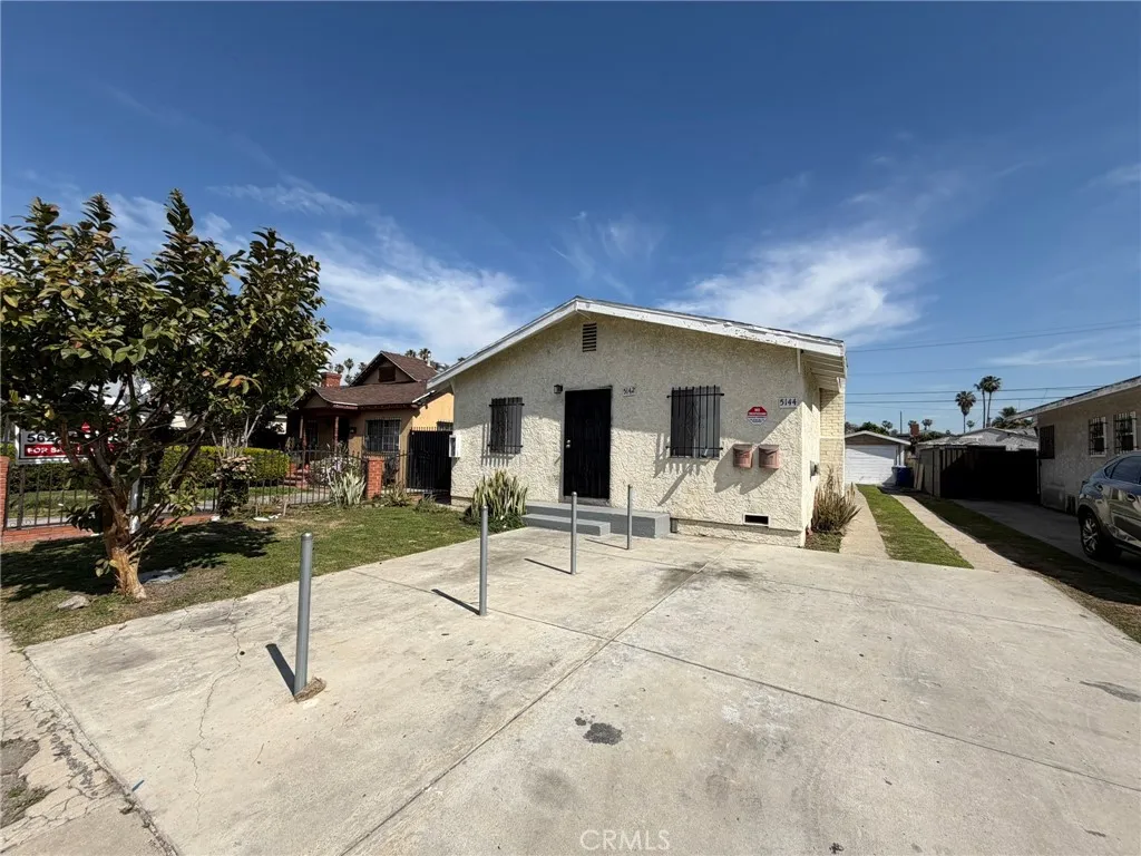 5142 S 4th Avenue, Los Angeles, California 90043 home-pic-1