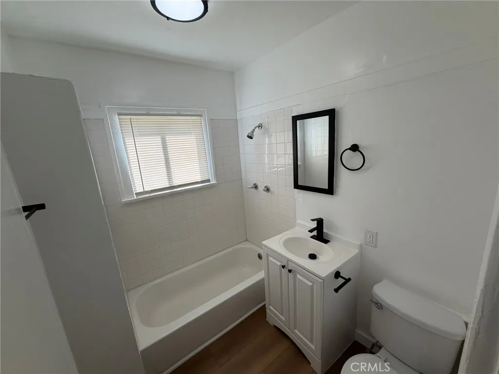 5142 S 4th Avenue, Los Angeles, California 90043 home-pic-16