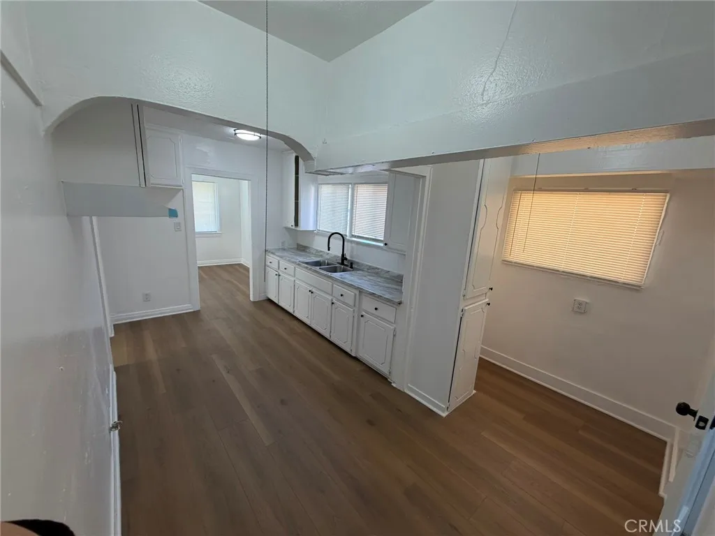 5142 S 4th Avenue, Los Angeles, California 90043 home-pic-15
