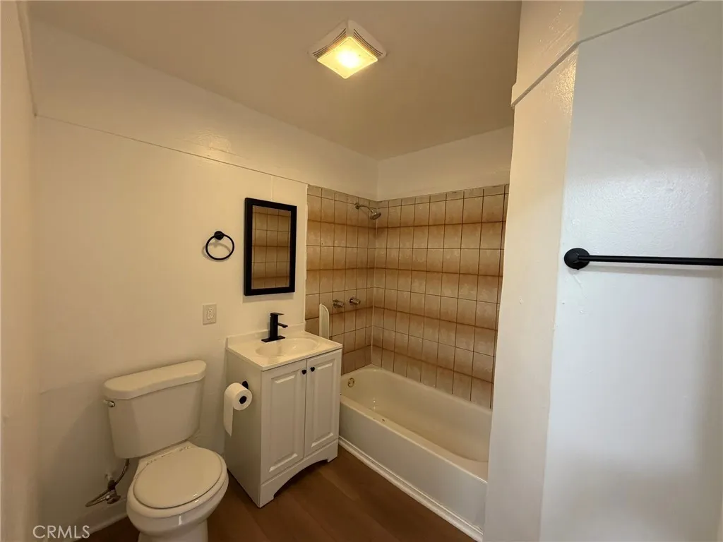 5142 S 4th Avenue, Los Angeles, California 90043 home-pic-10