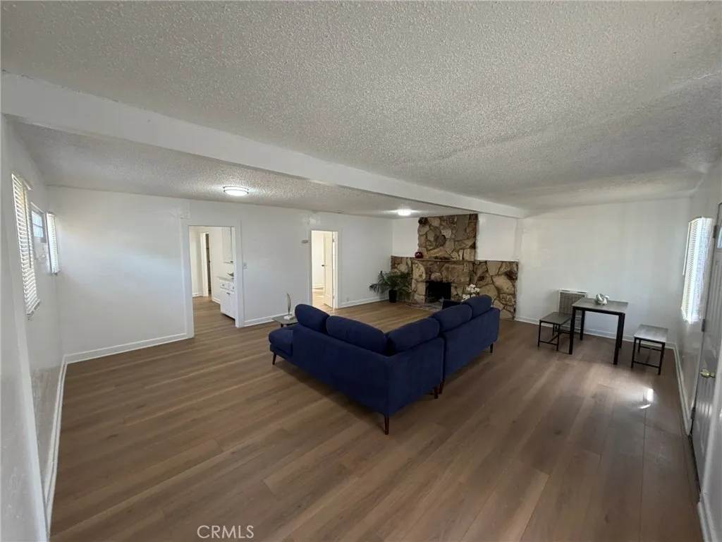 5142 S 4th Avenue, Los Angeles, California 90043 home-pic-3
