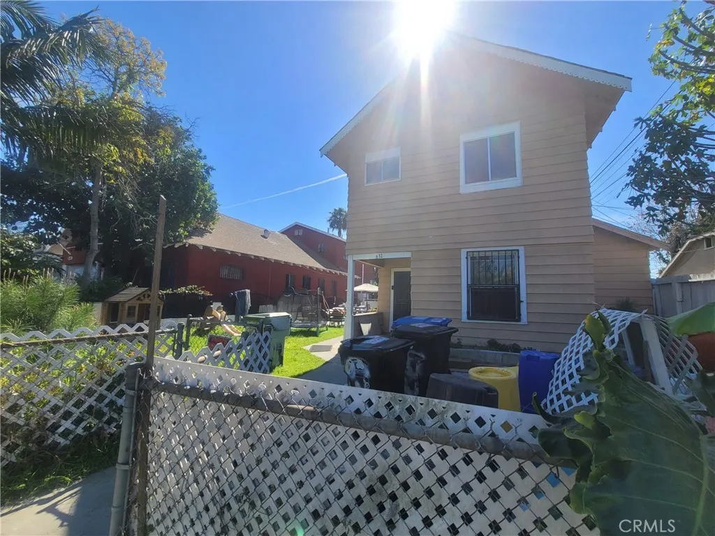 632 E 45th, Los Angeles, California 90011 home-pic-2