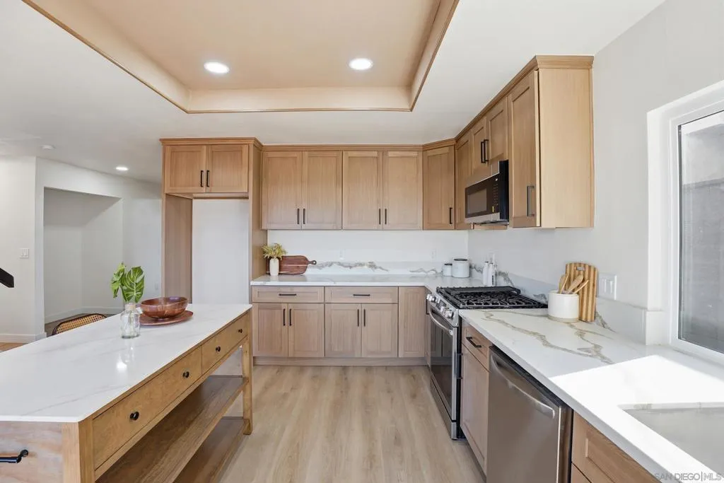 589 E J Street, Chula Vista, California 91910 home-pic-8