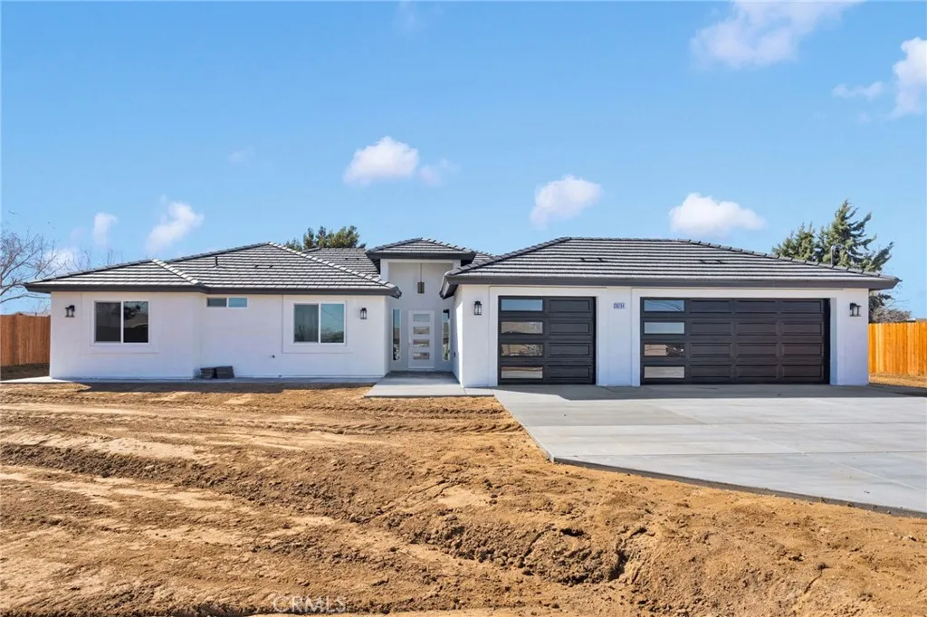 10704 11th Ave., Hesperia, California 92345 home-pic-1
