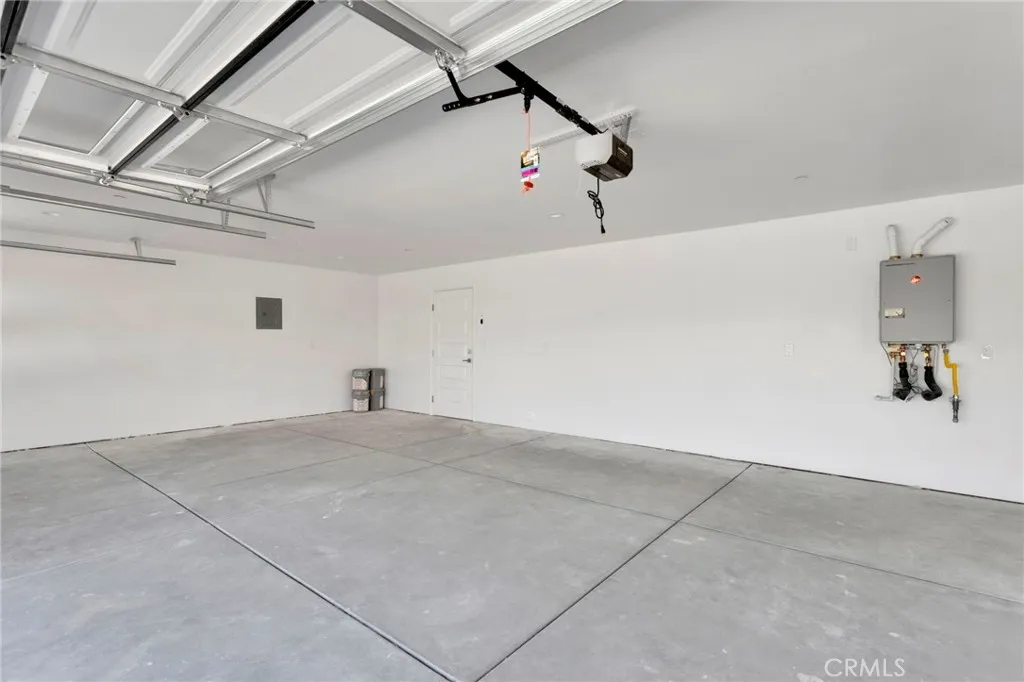 10704 11th Ave., Hesperia, California 92345 home-pic-28