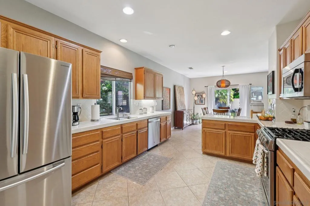 940 Sullivan Ct, Chula Vista, California 91911 home-pic-20