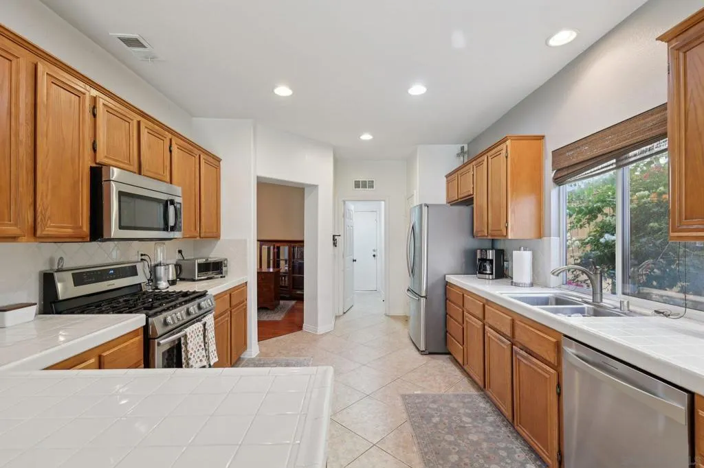 940 Sullivan Ct, Chula Vista, California 91911 home-pic-18