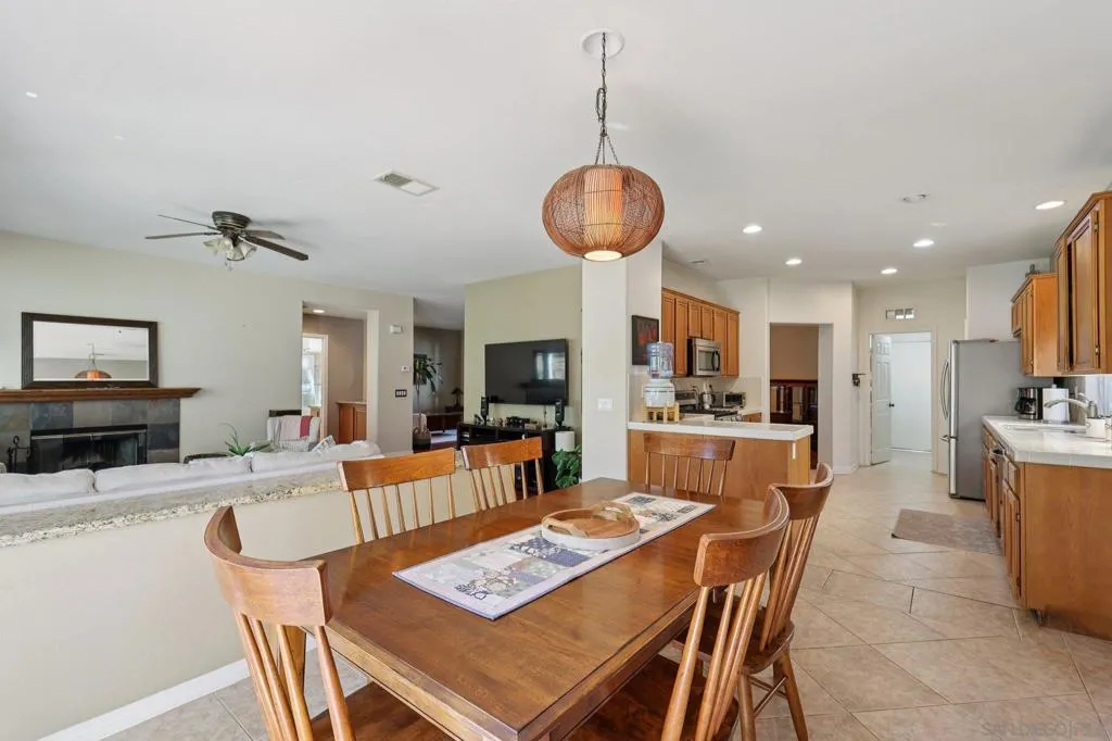 940 Sullivan Ct, Chula Vista, California 91911 home-pic-15