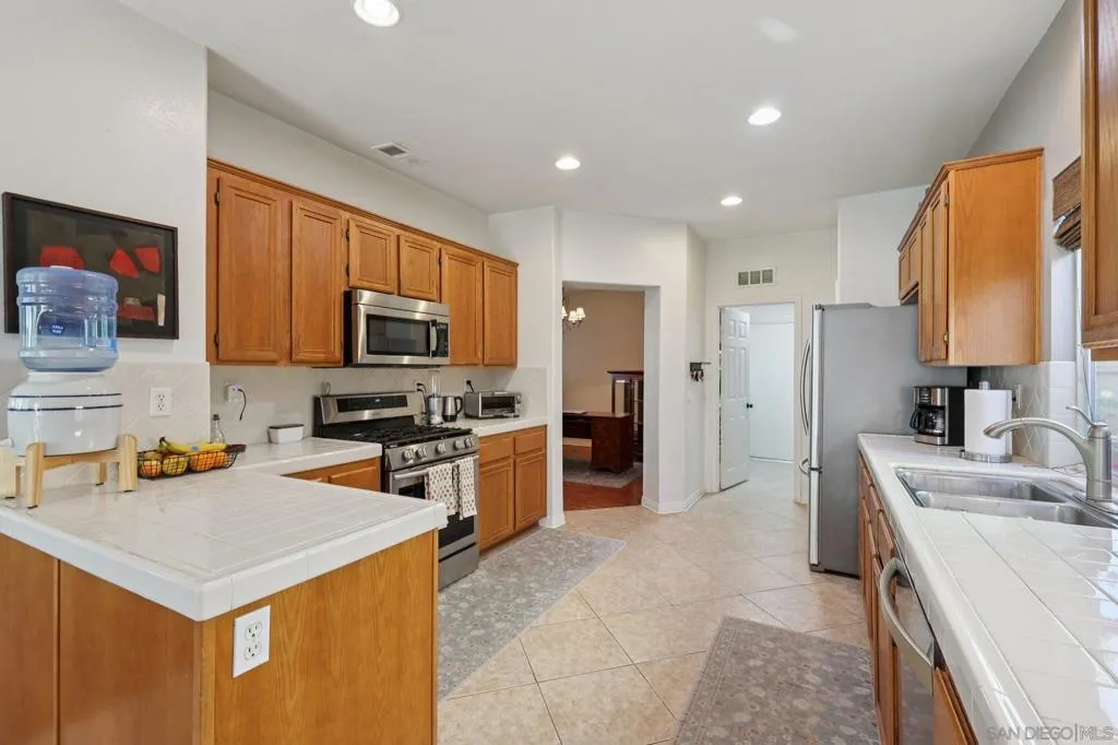 940 Sullivan Ct, Chula Vista, California 91911 home-pic-17