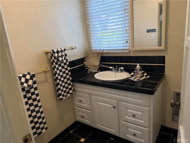 1437 Greenfield Avenue, Los Angeles, California 90025