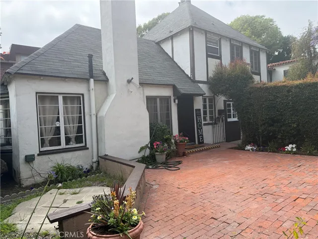 1437 Greenfield Avenue, Los Angeles, California 90025