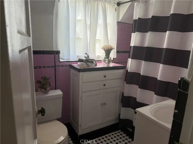 1437 Greenfield Avenue, Los Angeles, California 90025